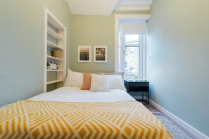 1 chambre, bureau, fer et planche à repasser, Wi-Fi
