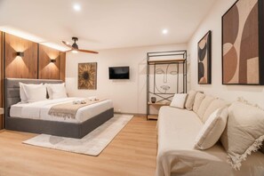 Bügeleisen/Bügelbrett, Reisekinderbett, WLAN, Bettwäsche