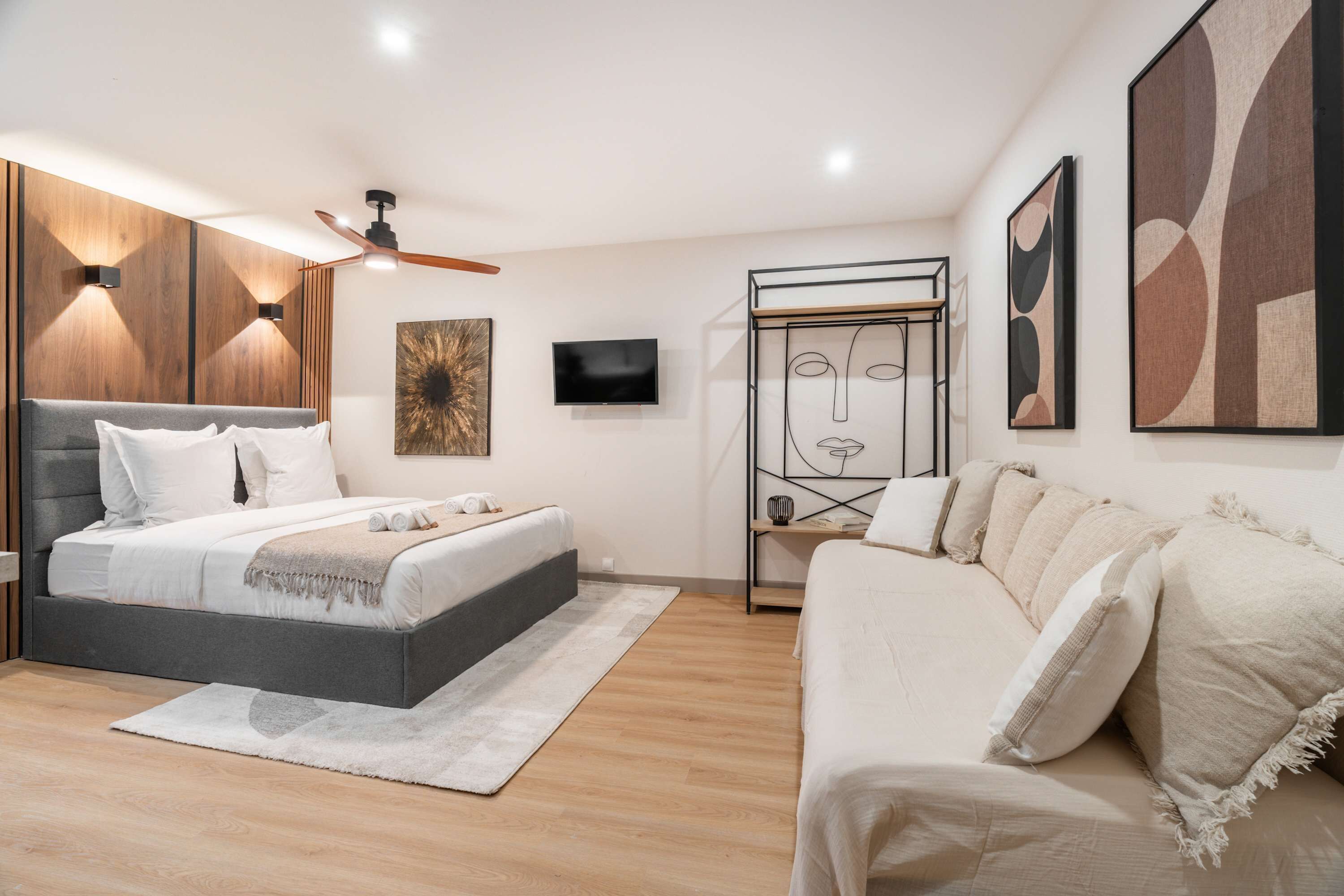 Bügeleisen/Bügelbrett, Reisekinderbett, WLAN, Bettwäsche