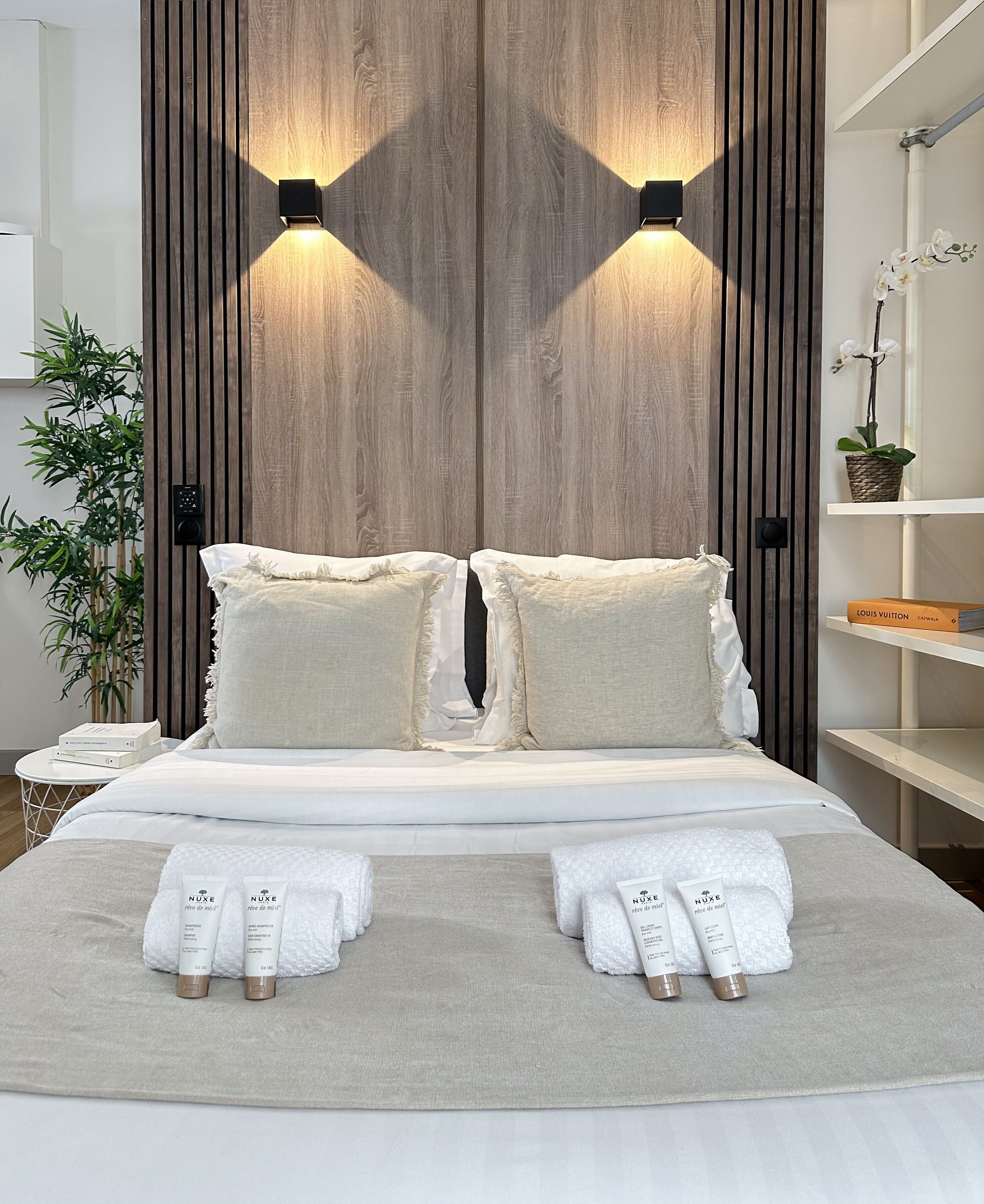 Iron/ironing board, travel cot, WiFi, bed sheets