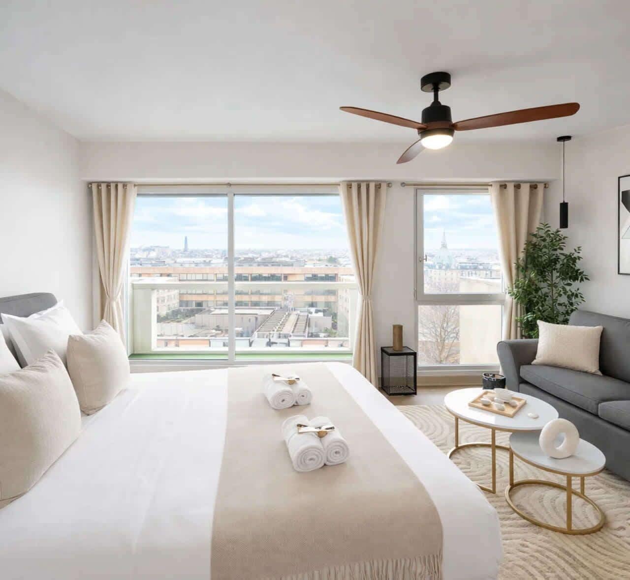 Tabla de planchar con plancha, wifi y ropa de cama 