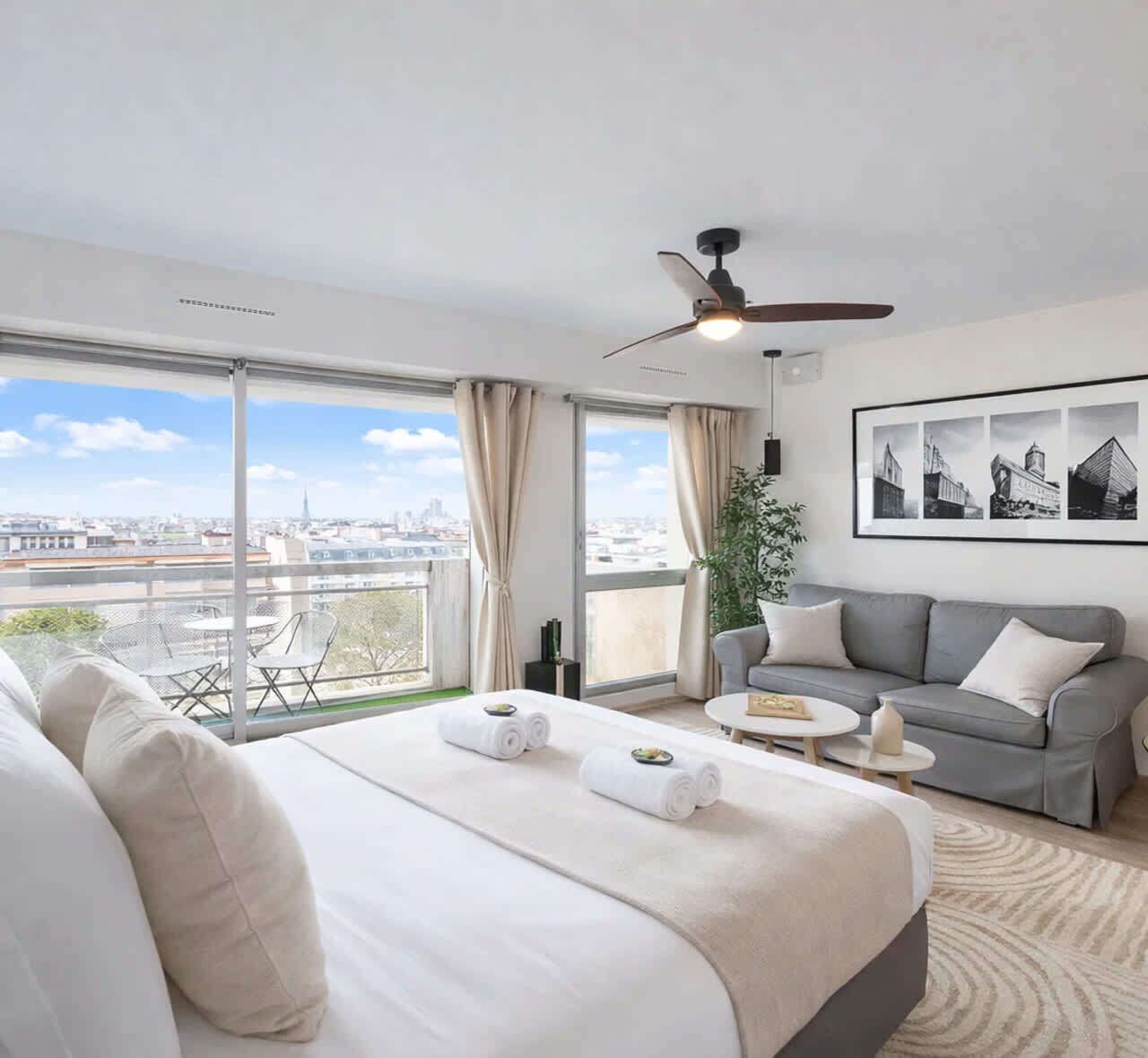 Tabla de planchar con plancha, wifi y ropa de cama 