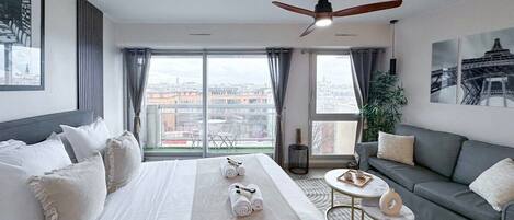 Iron/ironing board, travel cot, WiFi, bed sheets