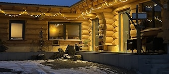 Apartment in the Canada log cabin