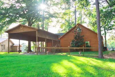Lakefront Cabin w/Pier, Firepit & Pet-Friendly
