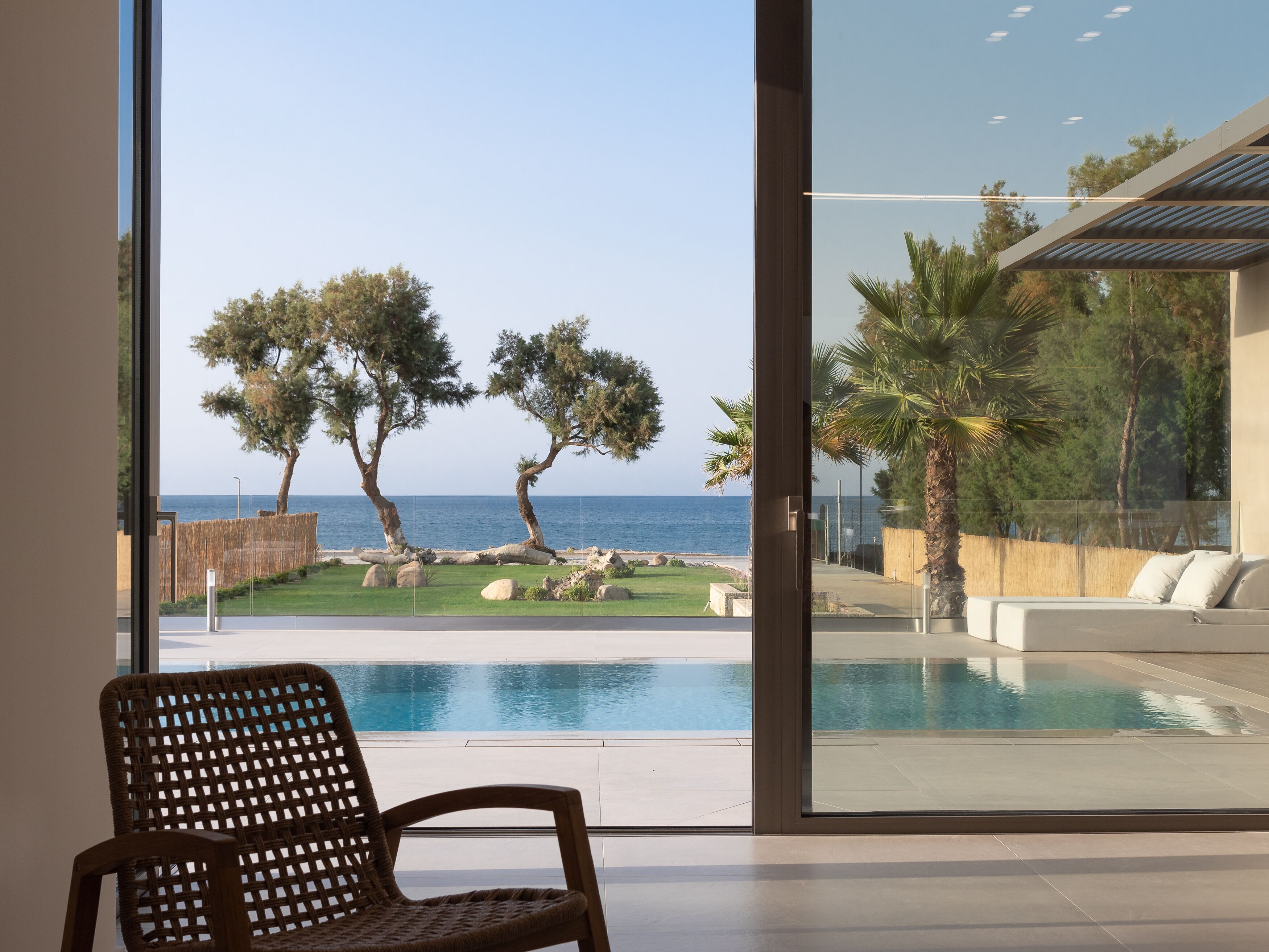 Alberca al aire libre y alberca infinita