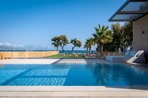 屋外プール、インフィニティプール