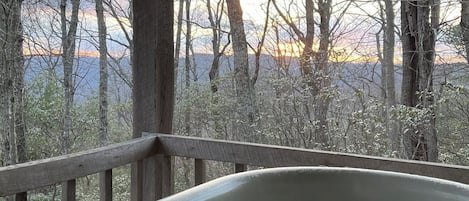 Bañera de hidromasaje al aire libre