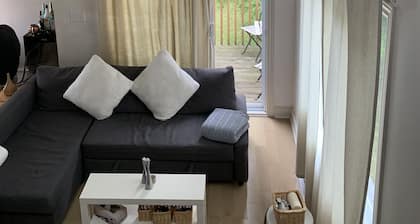 Modern 2 bedroom all season cottage in the beautiful town of Killarney