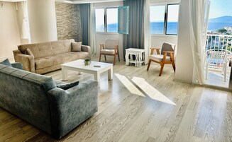 SUNRISE 2+1 | Egyptian cotton sheets, premium bedding, desk, blackout drapes