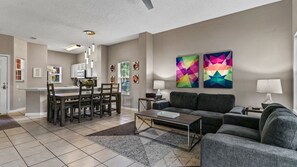 Smart TV, video games, ping pong - PROMO Breathtaking 3 BR Villa, Resort Access - by Blue Sky Villas (Kissimmee)