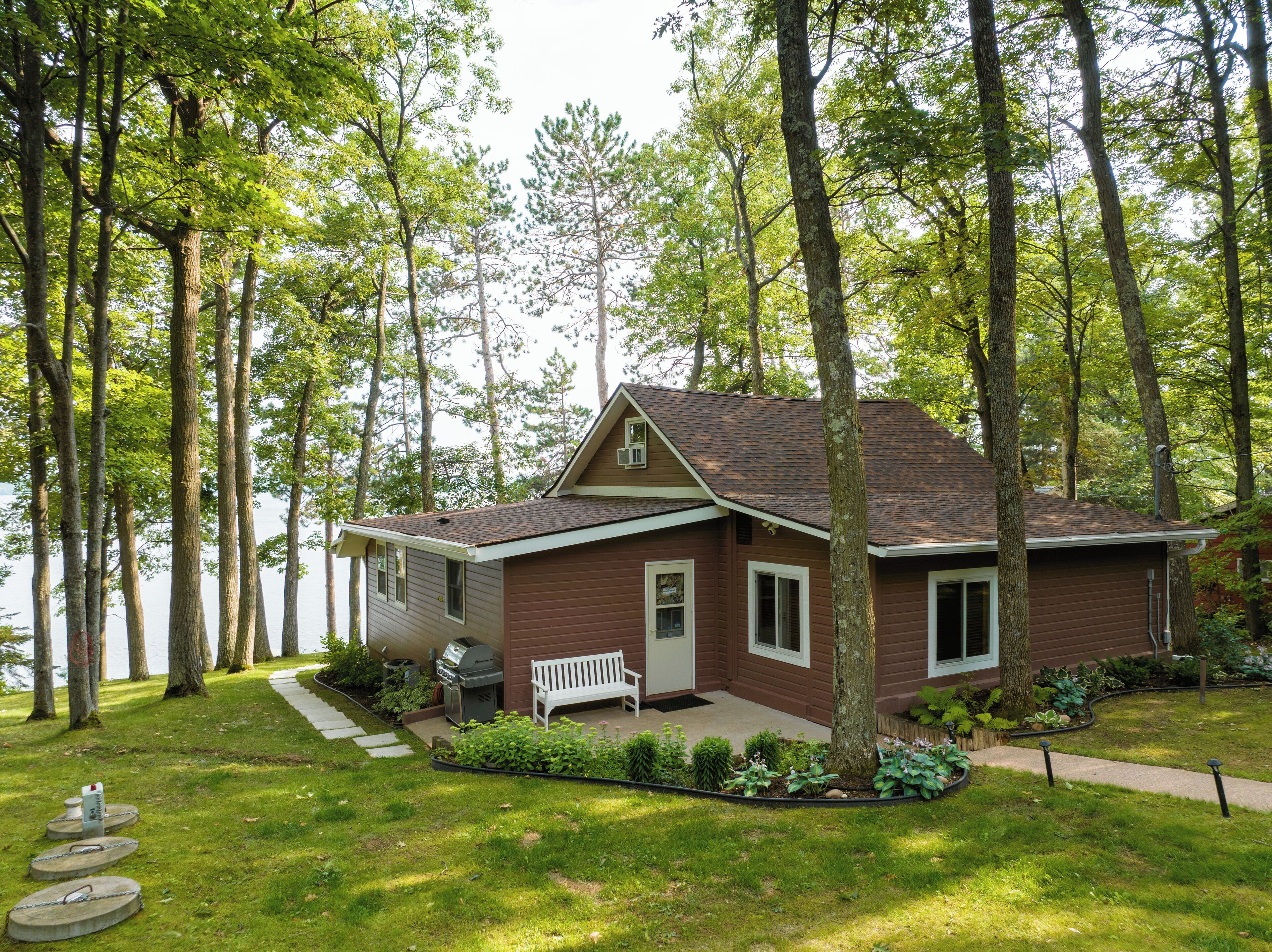 7 Pines Cabin on Lac Courte Oreilles - Peaceful Northwoods Getaway