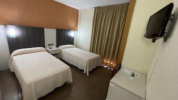 City Twin Room | Free WiFi, bed sheets