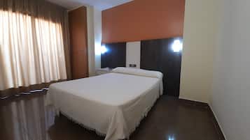 City Single Room | Free WiFi, bed sheets