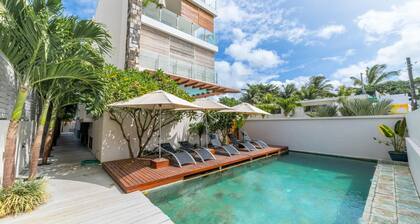 Modern 2-bed Sleeps 4 With Balcony