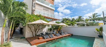 Modern 2-bed Sleeps 4 With Balcony