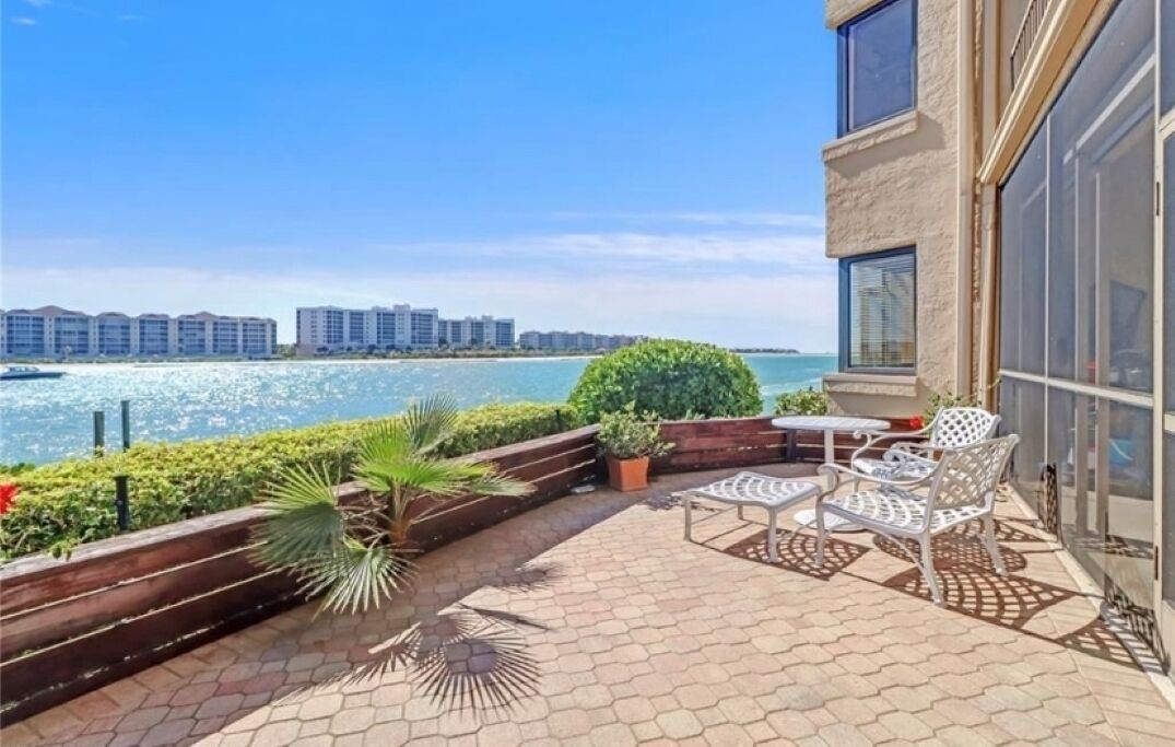 2 br/2 bath condo on the water.  Gorgeous sunset views on the Gulf of Mexico.