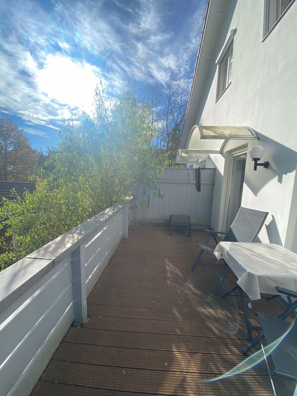 تناول الطعام بالخارج