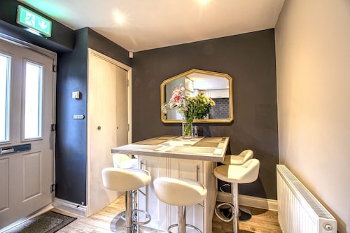 Modern property - great location with parking