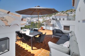 Outdoor dining - Samuel Penthouse (Cómpeta)
