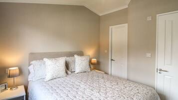 Casa de campo | 2 dormitorios, decoración individual, mobiliario individual