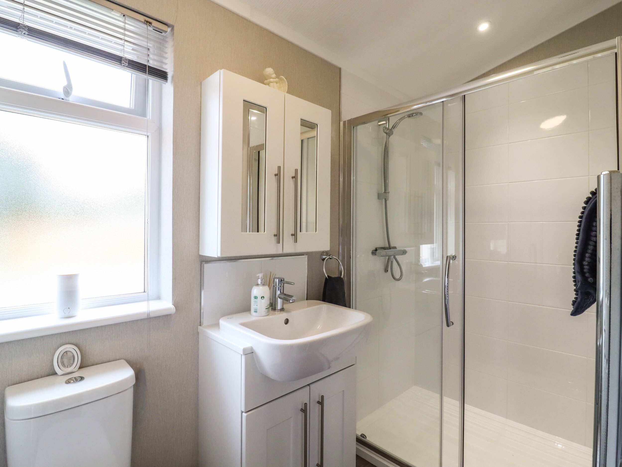 Cottage | Bathroom | Shower