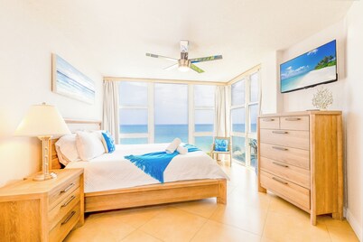 Stylish Beachfront Condo with Balcony & Ocean View