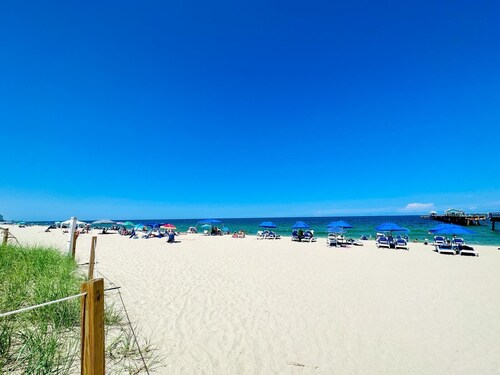 Beachfront Escape, Pool & Stunning Beach Views!