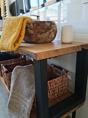 Fernseher, Stereoanlage