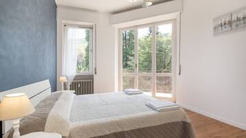 2 sovrum och sängkläder