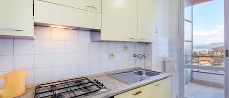 Frigorífic, forn, placa de cuina i rentaplats