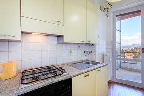 Kühlschrank, Ofen, Herdplatte, Geschirrspüler