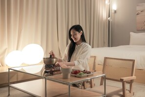 Business Meditation Room | Premium bedding, soundproofing, free WiFi, bed sheets