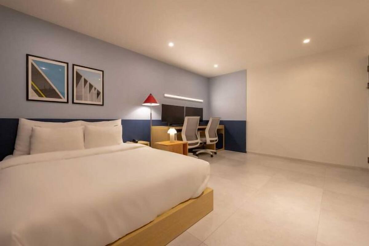 Premium bedding, soundproofing, WiFi (free), bed sheets