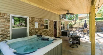 Downtown Family Retreat -3 Minutes to Dahlonega