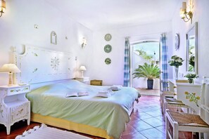 4 habitaciones, tabla de planchar con plancha y wifi gratis 