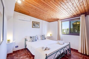 4 makuuhuonetta, Wi-Fi, vuodevaatteet