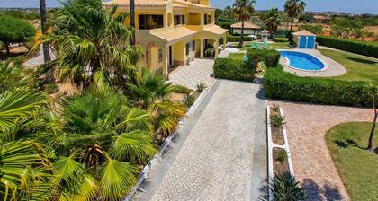 Villa Barreto by Villa Plus