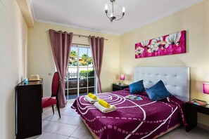 4 chambres, fer et planche à repasser, Wi-Fi gratuit, draps fournis