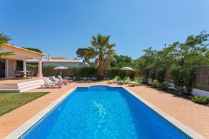 Pool - Villa Celia by Villa Plus (Olhos de Água)