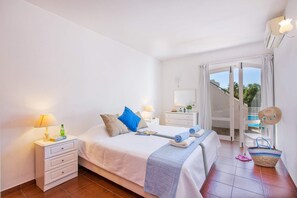 3 chambres, fer et planche à repasser, Wi-Fi gratuit, draps fournis