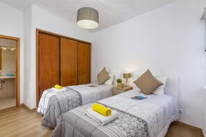 3 Schlafzimmer, Bügeleisen/Bügelbrett, kostenloses WLAN, Bettwäsche