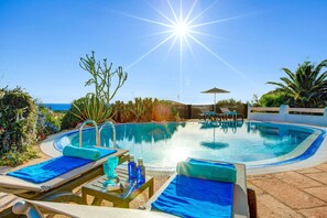 Pool - Villa Corina by Villa Plus (Alayor)