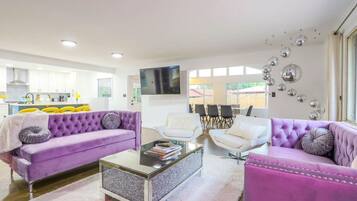 TV, fireplace, video games