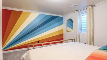 5 bedrooms, desk, iron/ironing board, travel crib