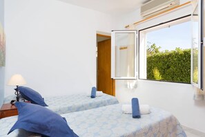 3 chambres, fer et planche à repasser, Wi-Fi gratuit, draps fournis