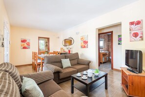 TV, ping pong - Villa Siena by Villa Plus (Ciutadella de Menorca)