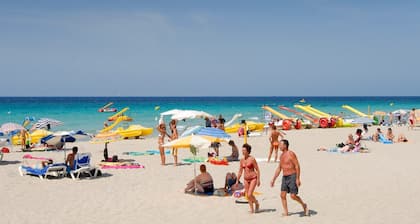 Villa Torrenit by Villa Plus