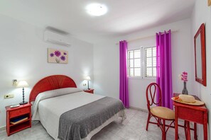 5 slaapkamers, een strijkplank/strijkijzer, gratis wifi, beddengoed