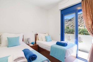 3 bedrooms, iron/ironing board, free WiFi, bed sheets